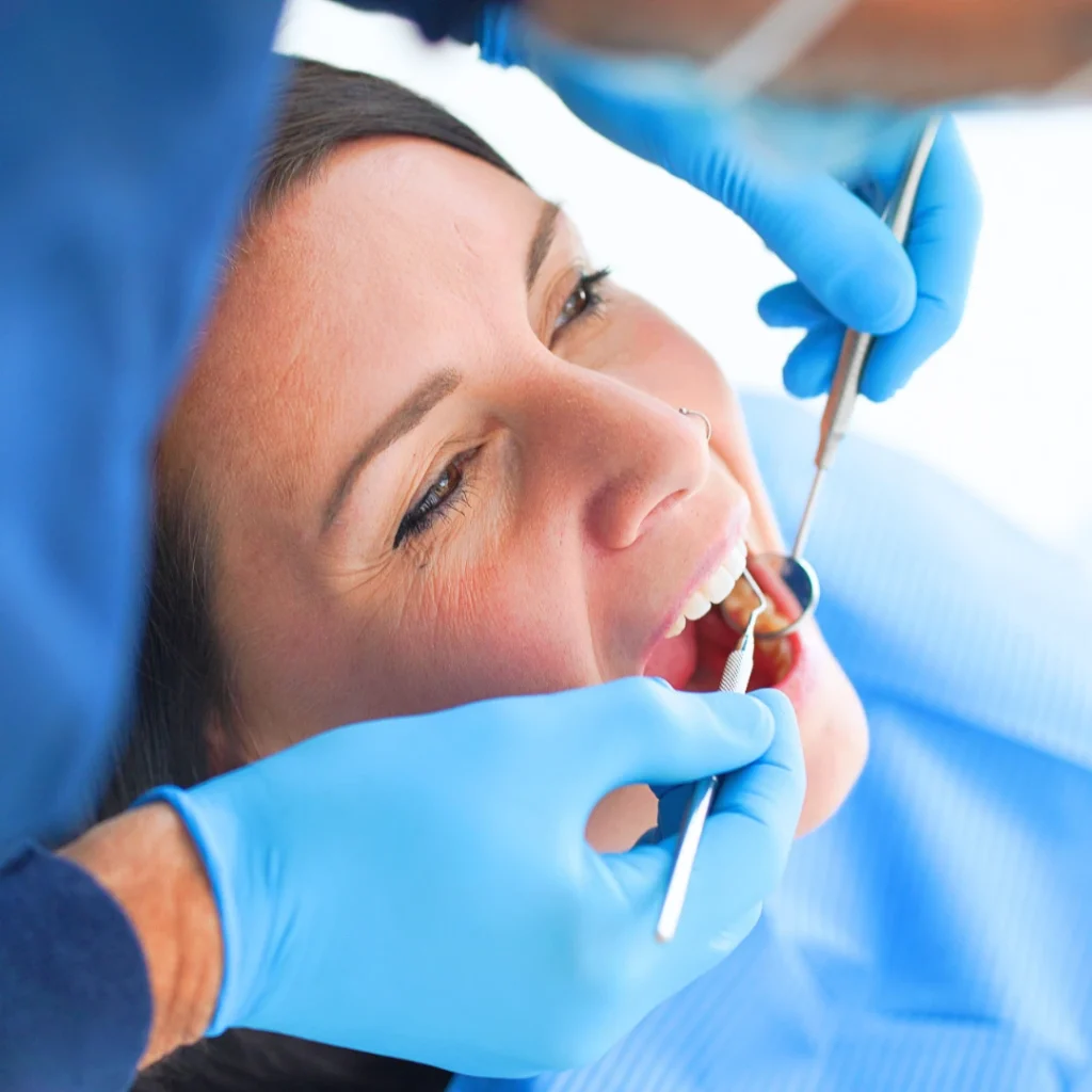 FOTO CI PRENDIAMO CURA DI TE - Dentista a Como e Monza Brianza - Pulizia dei denti e prevenzione della parodontosi

